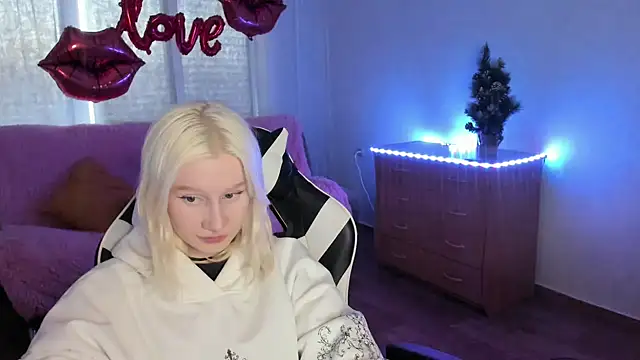 Snapshot of EnigmaSee chatting on February 23, 2026, 1:25 am EnigmaSee online show from February 23, 2026, 1:25 am