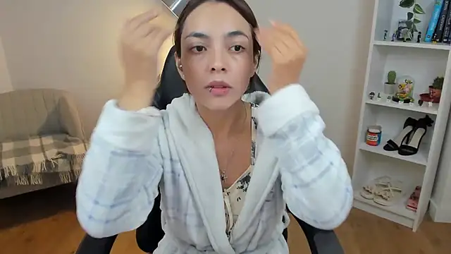  BellaEvans  online show from October 29, 2025, 5:42 am