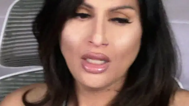 xprettysmilex online show from April 22, 2026, 7:37 pm