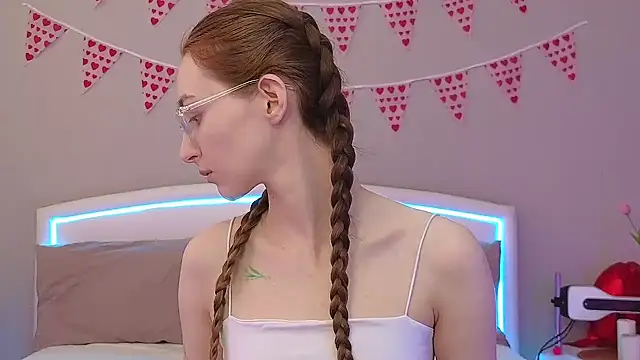 MichaDenver online show from February 19, 2026, 9:27 am