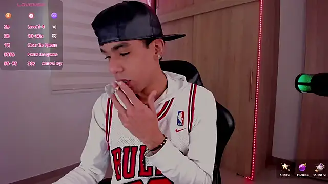 Snapshot of aldrinwhite chatting on January 27, 2025, 3:18 pm aldrinwhite online show from January 27, 2025, 3:18 pm