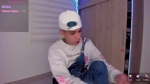 Snapshot of aldrinwhite chatting on March 14, 2025, 10:39 am aldrinwhite online show from March 14, 2025, 10:39 am