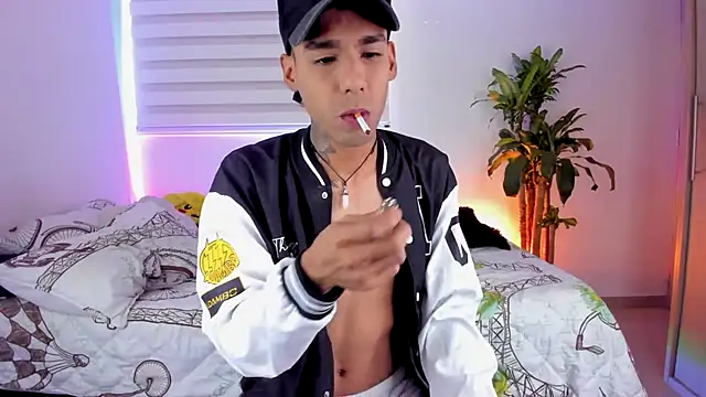 Snapshot of aldrinwhite chatting on September 17, 2025, 6:20 pm aldrinwhite online show from September 17, 2025, 6:20 pm