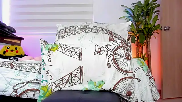 Snapshot of aldrinwhite chatting on October 14, 2025, 5:14 pm aldrinwhite online show from October 14, 2025, 5:14 pm