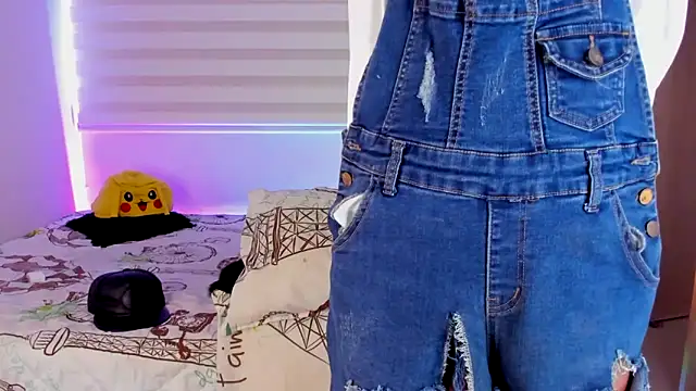 Snapshot of aldrinwhite chatting on October 19, 2025, 5:46 pm aldrinwhite online show from October 19, 2025, 5:46 pm