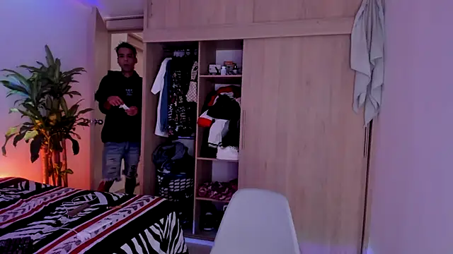 Snapshot of aldrinwhite chatting on November 3, 2025, 6:53 pm aldrinwhite online show from November 3, 2025, 6:53 pm