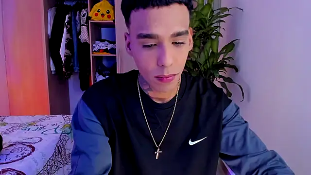 Snapshot of aldrinwhite chatting on November 15, 2025, 7:43 pm aldrinwhite online show from November 15, 2025, 7:43 pm