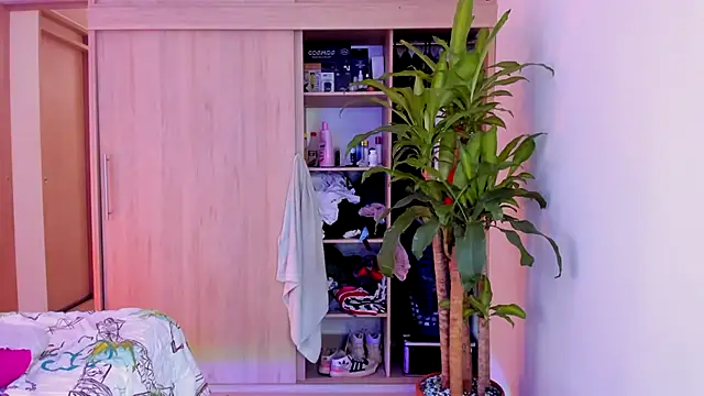 Snapshot of aldrinwhite chatting on November 23, 2025, 1:44 pm aldrinwhite online show from November 23, 2025, 1:44 pm