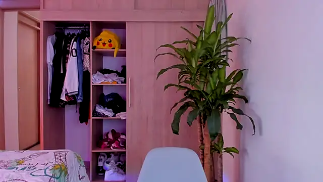 Snapshot of aldrinwhite chatting on November 24, 2025, 5:34 pm aldrinwhite online show from November 24, 2025, 5:34 pm