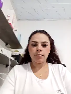 Mommy-Hot online show from February 17, 2026, 1:57 am