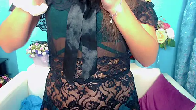 LindaaLu online show from December 12, 2024, 3:32 am