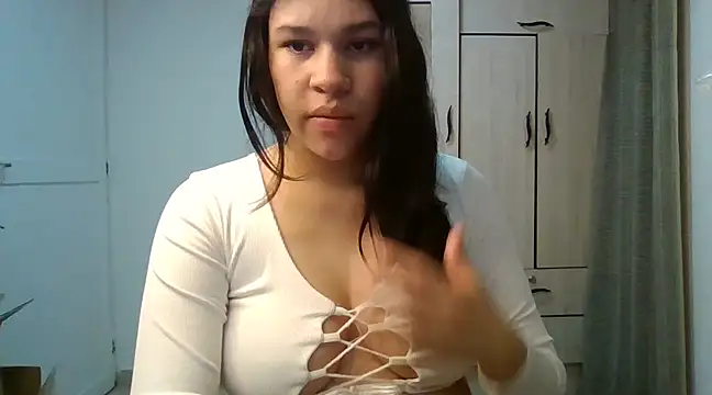 Snapshot of Indirasex_44 chatting on February 9, 2025, 4:57 am Indirasex 44 online show from February 9, 2025, 4:57 am