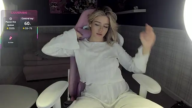 Anna Robinson online show from February 19, 2026, 12:28 am