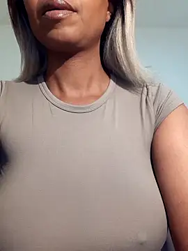 Snapshot of realsquirter chatting on February 14, 2026, 9:39 am realsquirter online show from February 14, 2026, 9:39 am