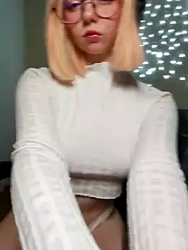 DanaWard online show from December 22, 2024, 8:03 pm