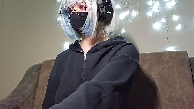 DanaWard online show from September 15, 2025, 8:42 pm