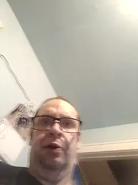 Snapshot of fastesttongue1680 chatting on April 2, 2026, 3:48 am fastesttongue1680 online show from April 2, 2026, 3:48 am