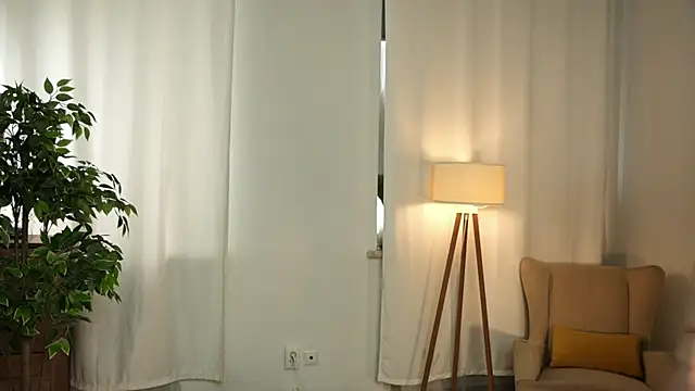 PrincessMononokee online show from April 17, 2026, 7:11 am