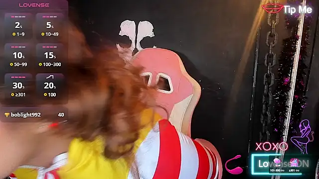 Snapshot of RoxaneEvans_ chatting on March 6, 2025, 1:24 pm RoxaneEvans online show from March 6, 2025, 1:24 pm