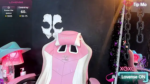 Snapshot of RoxaneEvans_ chatting on March 20, 2025, 10:21 am RoxaneEvans online show from March 20, 2025, 10:21 am