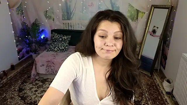 Snapshot of MadameDeFeu chatting on June 2, 2026, 6:48 am MadameDeFeu online show from June 2, 2026, 6:48 am
