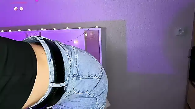 Belochka a online show from December 30, 2024, 8:47 pm