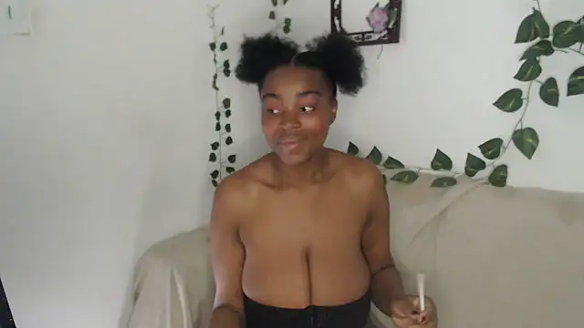 lyssyhorny online show from September 25, 2025, 1:04 pm