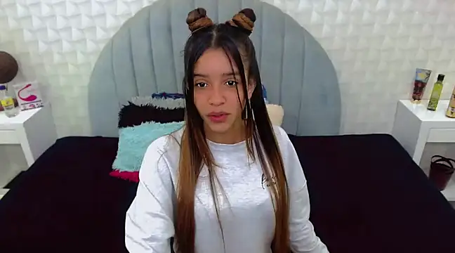 charlotte 0309 online show from March 18, 2025, 6:26 pm