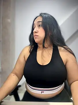 Snapshot of cata_megan chatting on December 4, 2025, 7:39 am cata megan online show from December 4, 2025, 7:39 am