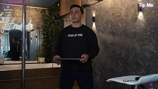 Ryan Hunt online show from November 21, 2025, 12:26 pm