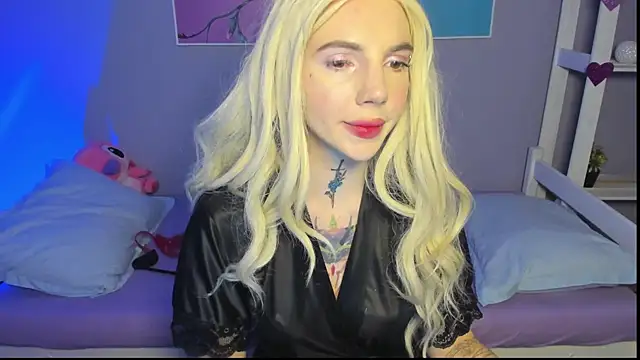 Snapshot of AnneTenet chatting on January 28, 2025, 6:05 am AnneTenet online show from January 28, 2025, 6:05 am