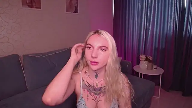 Snapshot of AnneTenet chatting on September 13, 2025, 9:20 am AnneTenet online show from September 13, 2025, 9:20 am