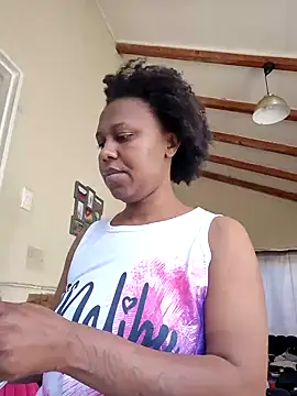 YourDreamLady22 online show from December 12, 2024, 6:47 am