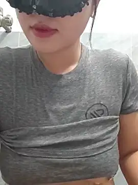 girldam95 online show from July 18, 2026, 4:05 am