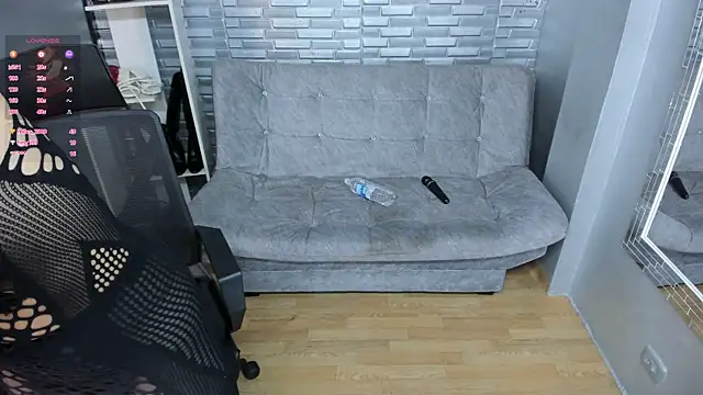 Snapshot of coniie_jhons chatting on March 22, 2025, 2:25 pm coniie jhons online show from March 22, 2025, 2:25 pm