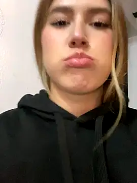 Snapshot of Jimena_White_ chatting on October 15, 2025, 5:07 am Jimena White online show from October 15, 2025, 5:07 am