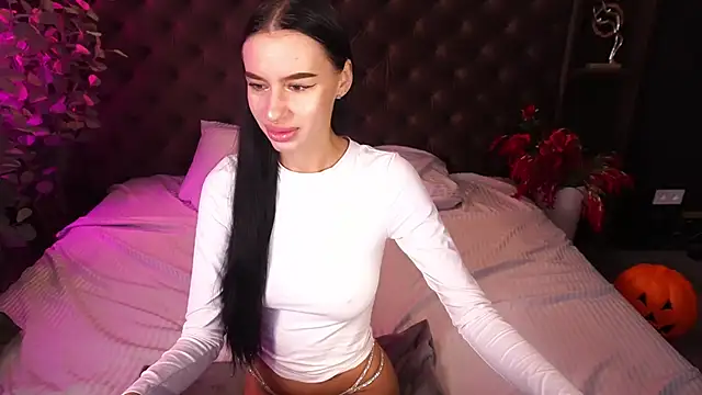 Snapshot of Snow_WhiteeeX chatting on November 4, 2025, 6:34 am Snow WhiteeeX online show from November 4, 2025, 6:34 am