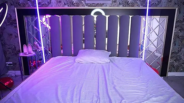 Snow WhiteeeX online show from March 17, 2026, 6:39 am