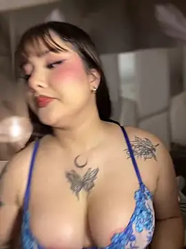 Snapshot of AHRI_LEE chatting on December 13, 2024, 2:10 am AHRI LEE online show from December 13, 2024, 2:10 am