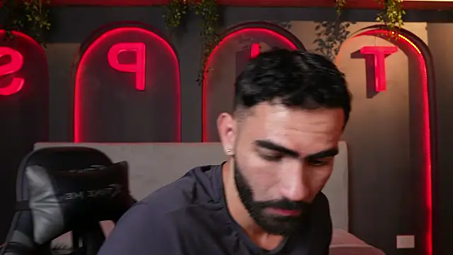 Austin bolt online show from October 28, 2025, 3:32 am