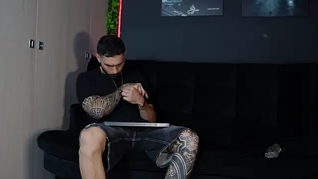 Austin bolt online show from January 13, 2026, 3:01 am