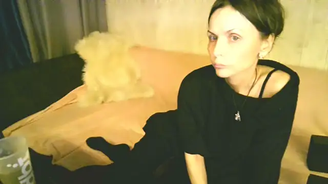 Elizabe th online show from October 18, 2025, 8:42 pm