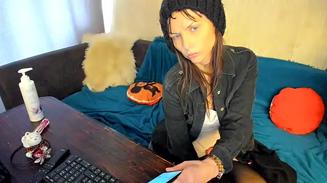 Elizabe th online show from April 29, 2026, 9:24 am