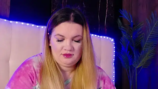 MelanieBrownn online show from April 3, 2026, 4:43 am