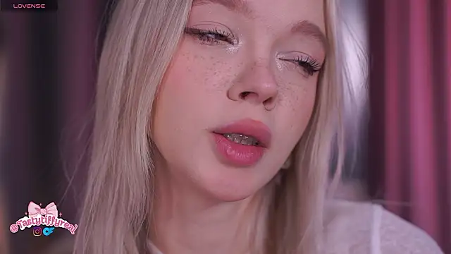  AlinaBailey online show from March 21, 2026, 8:19 am