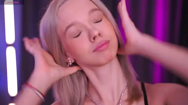  AlinaBailey online show from April 8, 2026, 7:08 am