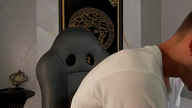 Desmon Clark online show from February 24, 2025, 9:20 pm