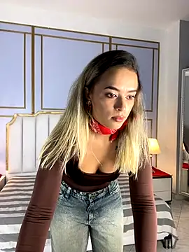 aziac10 online show from September 28, 2025, 11:37 am