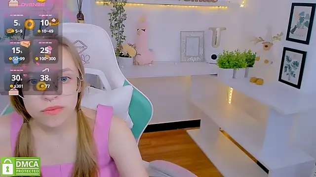 LayriantaVee online show from February 10, 2025, 7:04 am