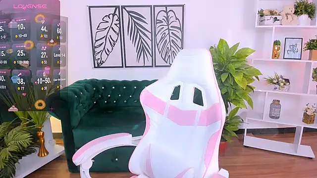 LayriantaVee online show from February 11, 2025, 7:12 am